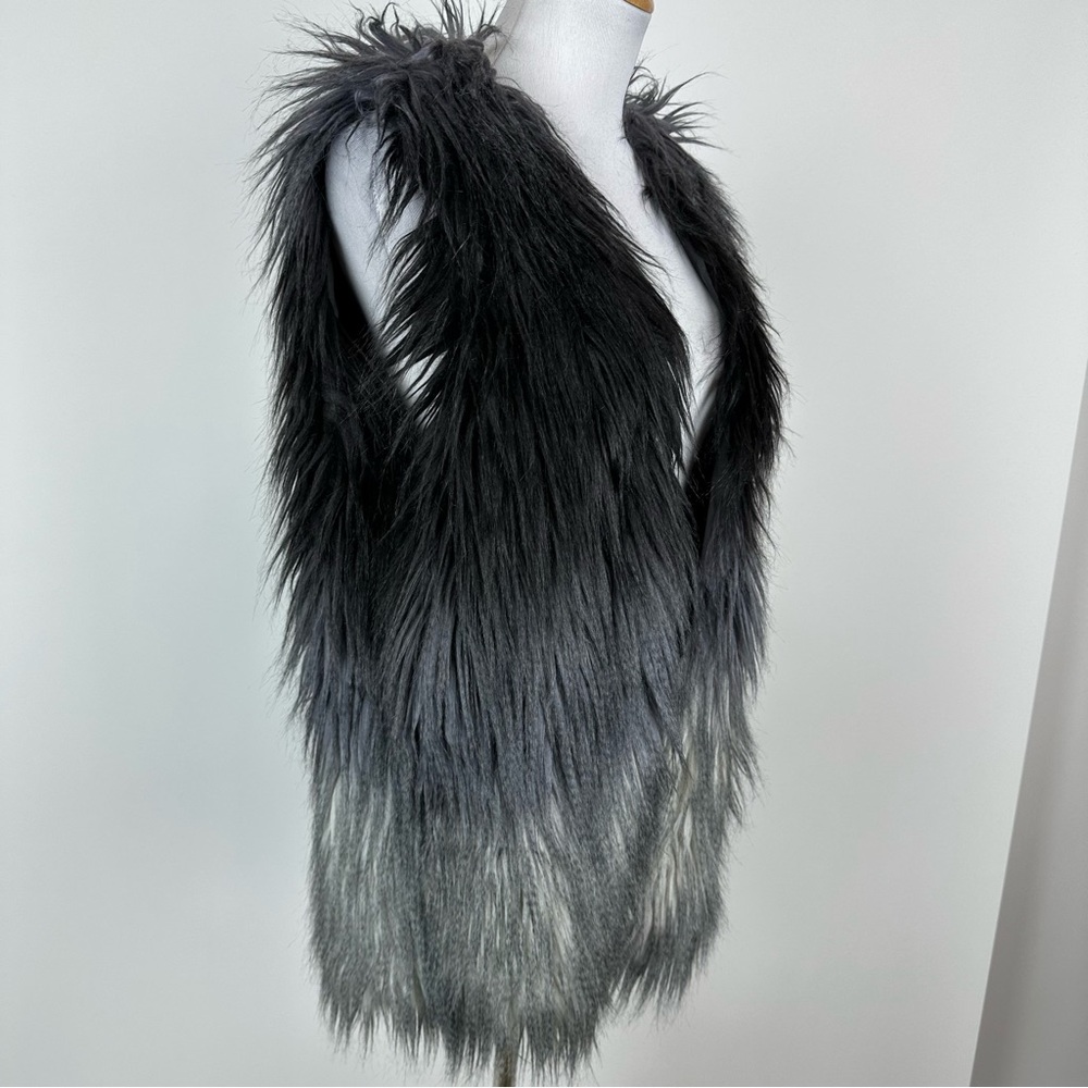 Melissa Paige Ombré Grey Faux Fur Vest Size Large - Picture 4 of 10